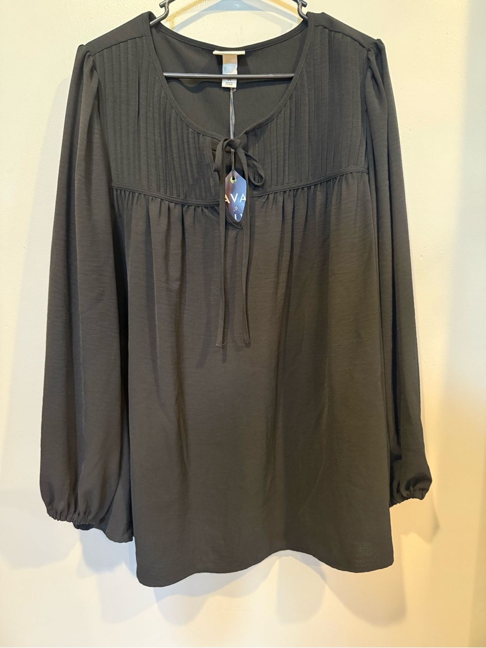 Ava & Viv Black Long-Sleeve Pintuck Tie-Neck Blouse size 2X